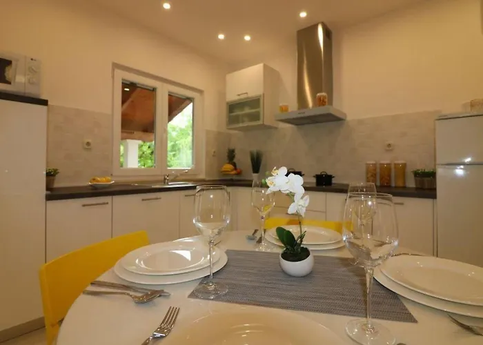 Melisa 6 By Interhome Пореч